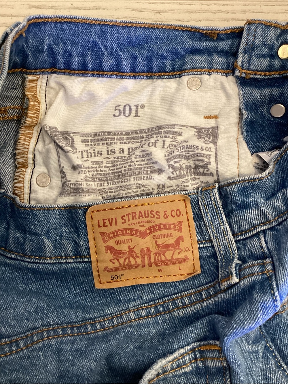 Levi’s 501 W25 (US 0/1) Denim Women’s Shorts High Rise Distressed 56327-0251 - Picture 10 of 14